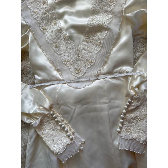Vintage 1960s Ivory Satin Lace Wedding Dress Mock Neck Train Size Small - Picture 7 of 16